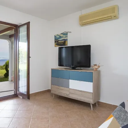 Fuer 4 Personen Ca 50 Qm In Rogocana, Istrien Bucht Von Rasa *