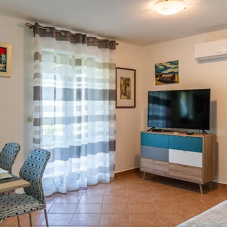 公寓 Fuer 4 Personen Ca 50 Qm In Rogocana, Istrien Bucht Von Rasa