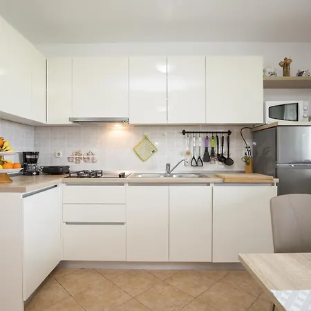 Fuer 4 Personen Ca 50 Qm In Rogocana, Istrien Bucht Von Rasa Apartment *
